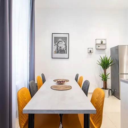 Spacious Near The River Daire *